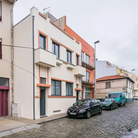 Apartament A Francos Painting Artist 2 *