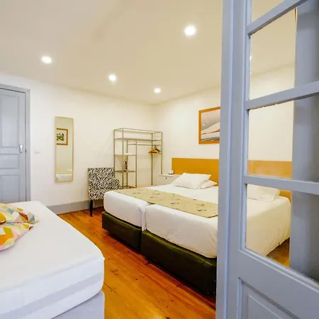 Apartman A Francos Painting Artist 2