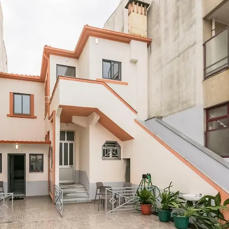 A Francos Painting Artist 2 *