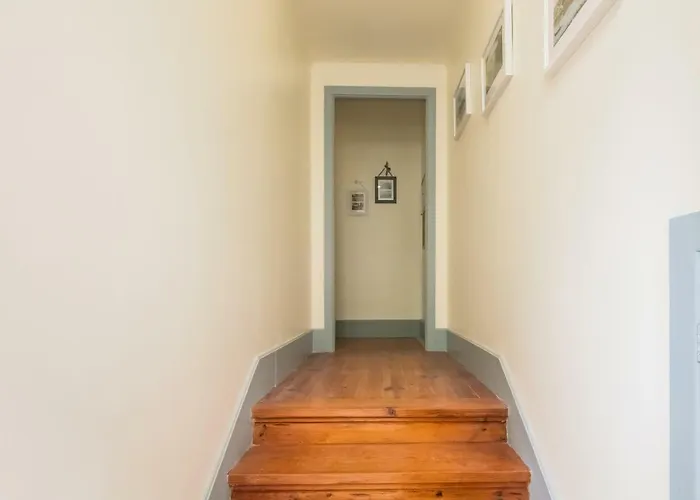 Apartment A Francos Painting Artist 2 Porto