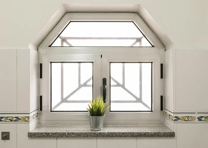 A Francos Painting Artist 2 Apartment Porto